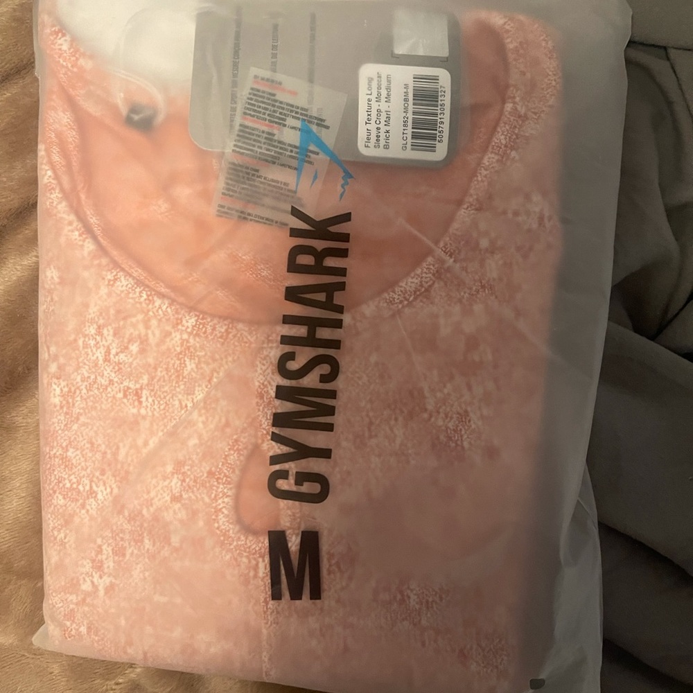 GYMSHARK FLEUR TEXTURE LONG SLEEVE CROP TOP -pink